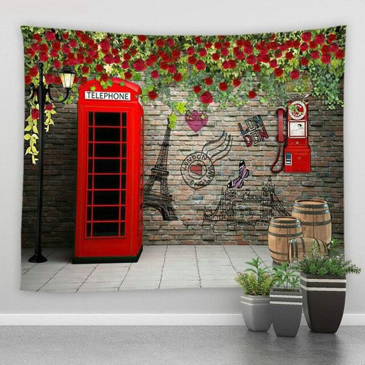 London Phone Box Garden Tapestry - Clover Online